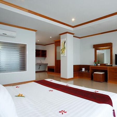 Blue Beach Club & Resort Patong Bilik gambar