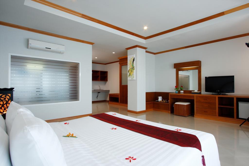 Blue Beach Club & Resort Patong Bilik gambar