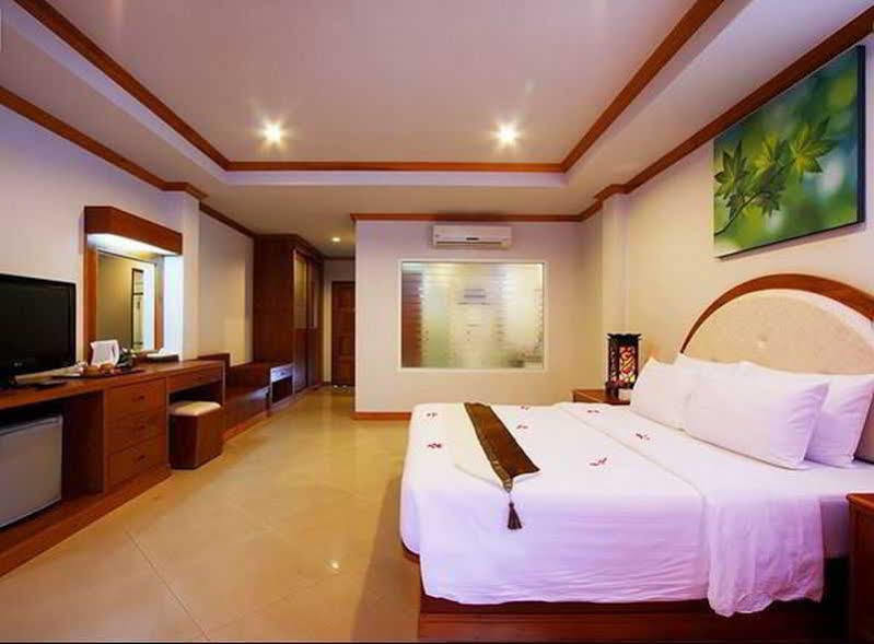 Blue Beach Club & Resort Patong Luaran gambar