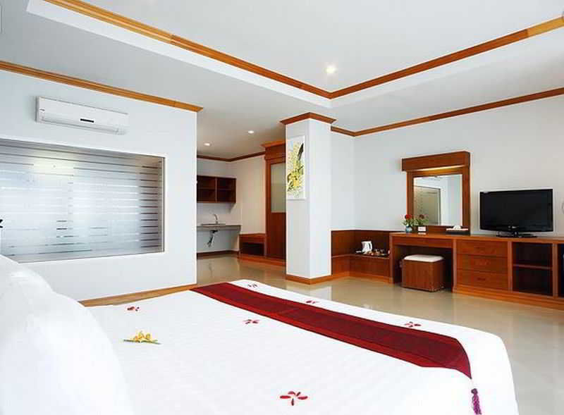 Blue Beach Club & Resort Patong Luaran gambar